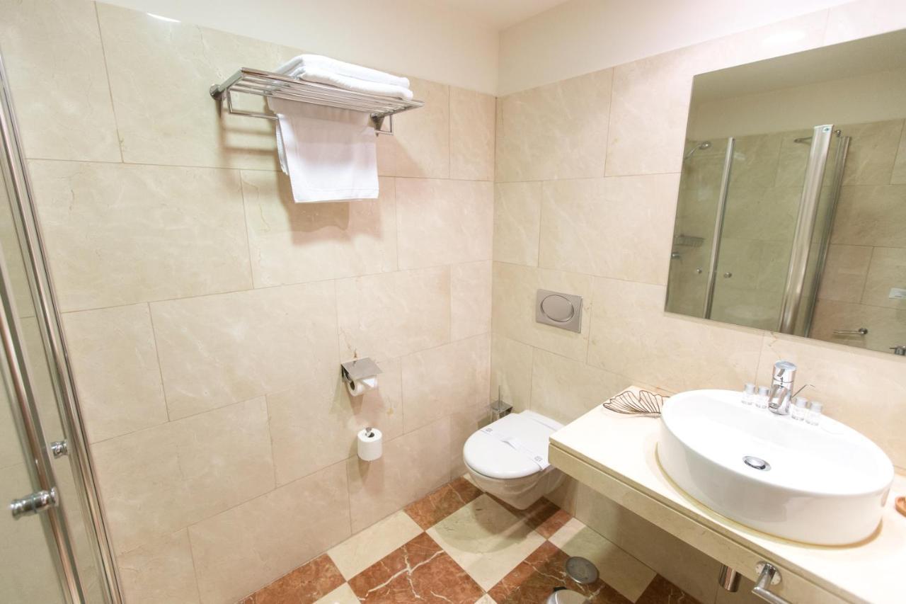 Hotel Garelos Betanzos Eksteriør billede