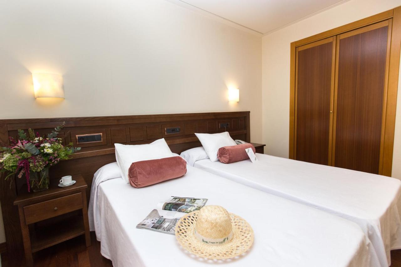 Hotel Garelos Betanzos Eksteriør billede